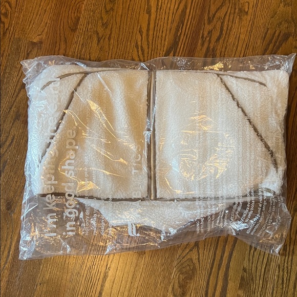 The Summit High Pile Fleece Jacket in Bone, NWT - Picture 9 of 11